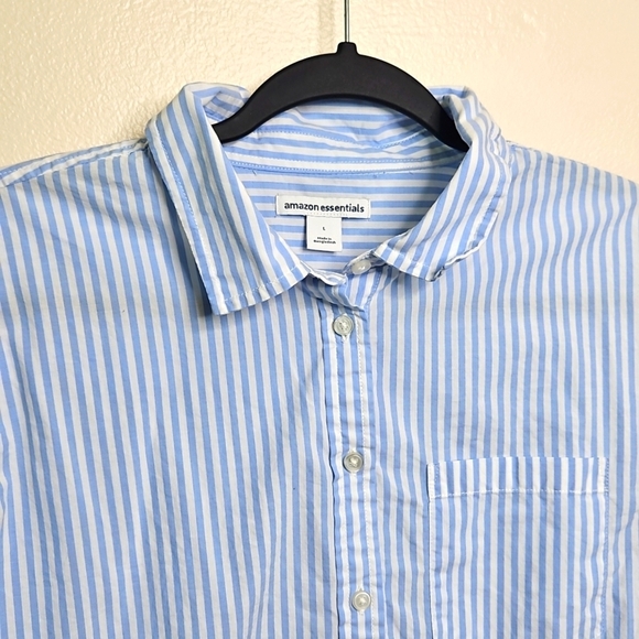 Amazon Essentials Button Down Blue White Stripes Large NWOT - Picture 2 of 5